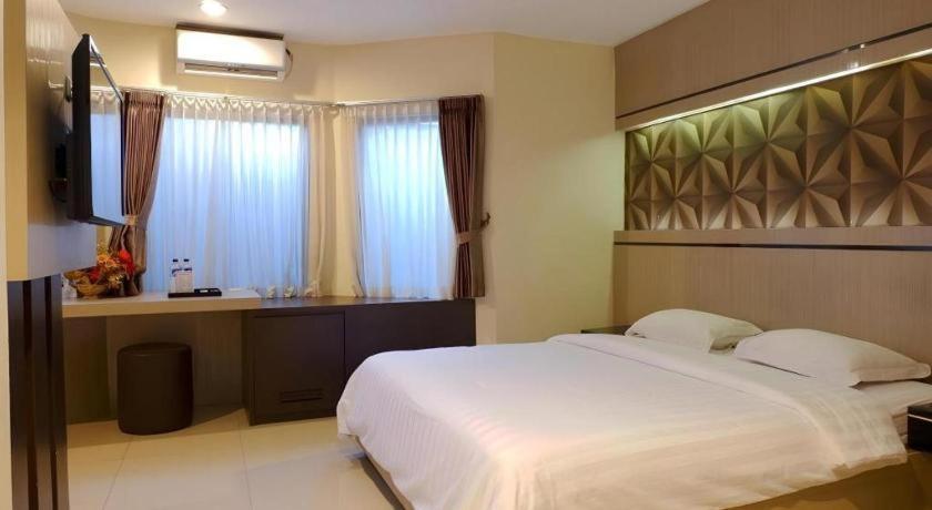 Alexander Hotel Tegal Tegal (Central Java) Exterior foto