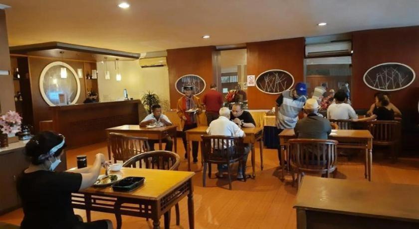 Alexander Hotel Tegal Tegal (Central Java) Exterior foto