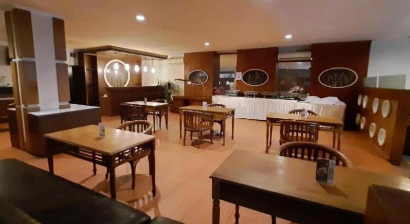 Alexander Hotel Tegal Tegal (Central Java) Exterior foto